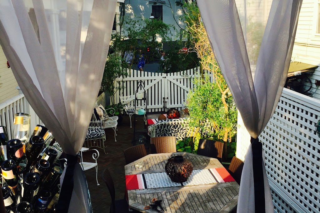 The Pearl | restaurant | 12 Federal St, Nantucket, MA 02554, USA | 5082289701 OR +1 508-228-9701