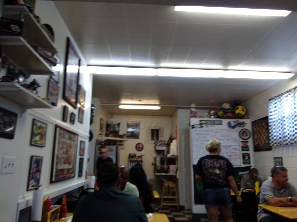 Race Car Diner | restaurant | 25641 Monroe St, Astatula, FL 34705, USA | 3522536940 OR +1 352-253-6940
