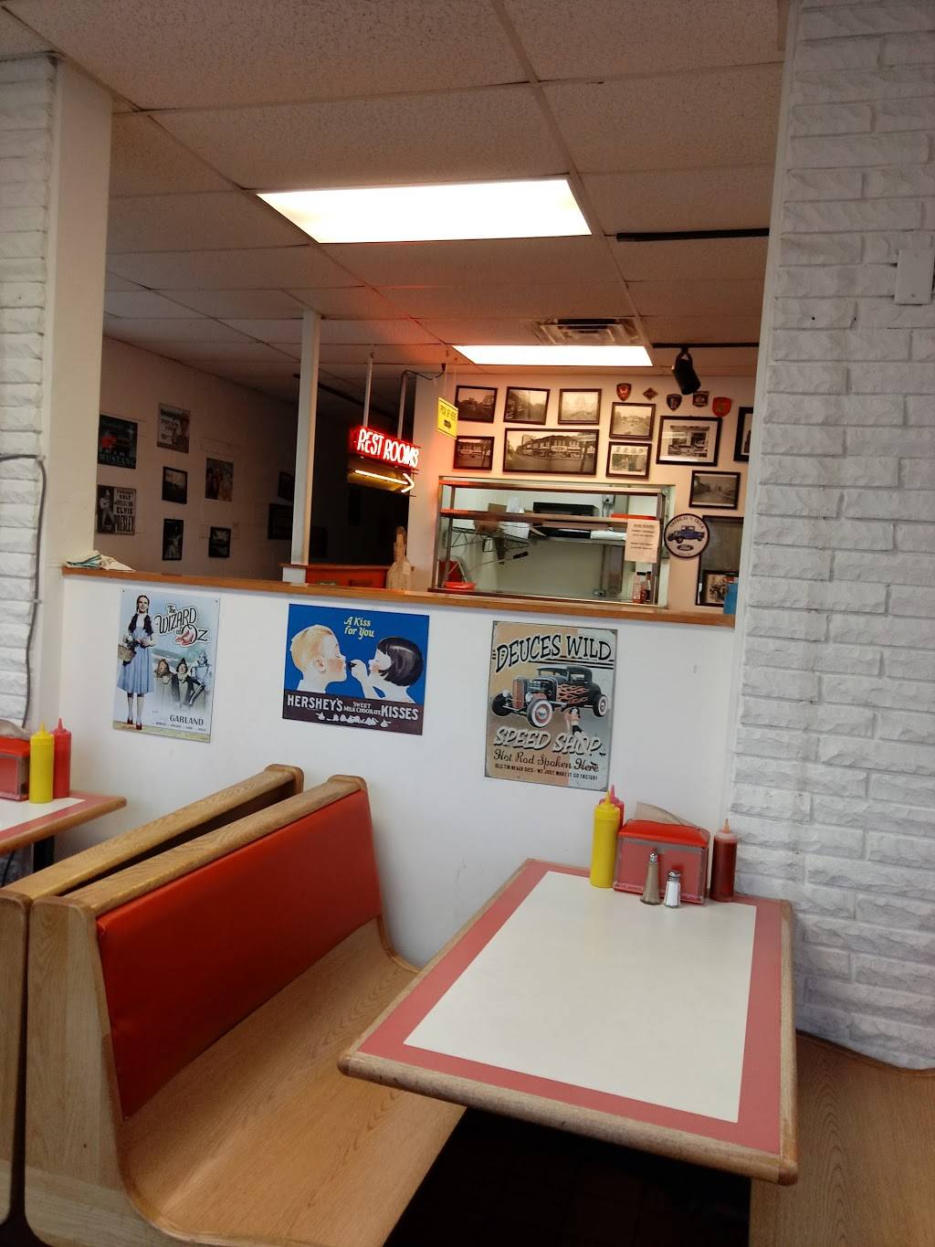 Jimmys Famous Hot Dogs-Guess Rd | restaurant | 2728 Guess Rd, Durham, NC 27705, USA | 9194710005 OR +1 919-471-0005