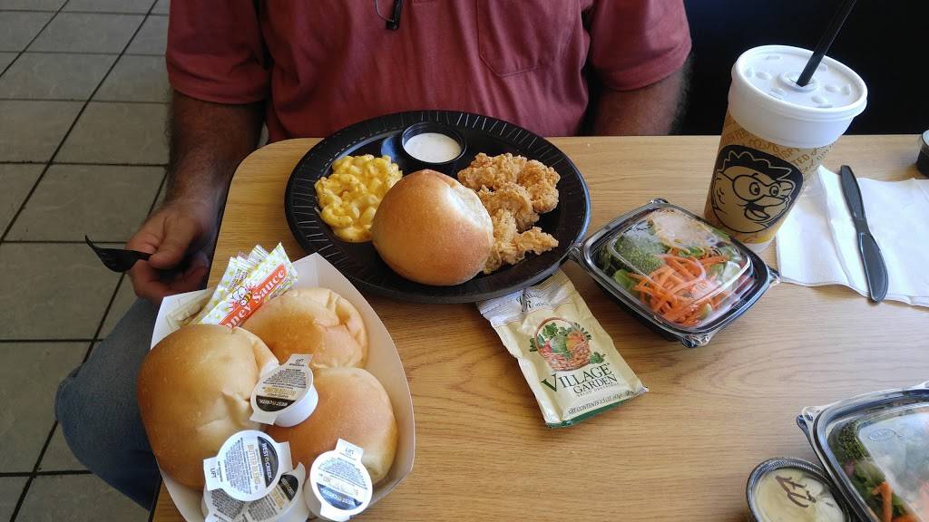 Golden Chick | meal takeaway | 638 W Broad St, Mineola, TX 75773, USA | 9035690404 OR +1 903-569-0404