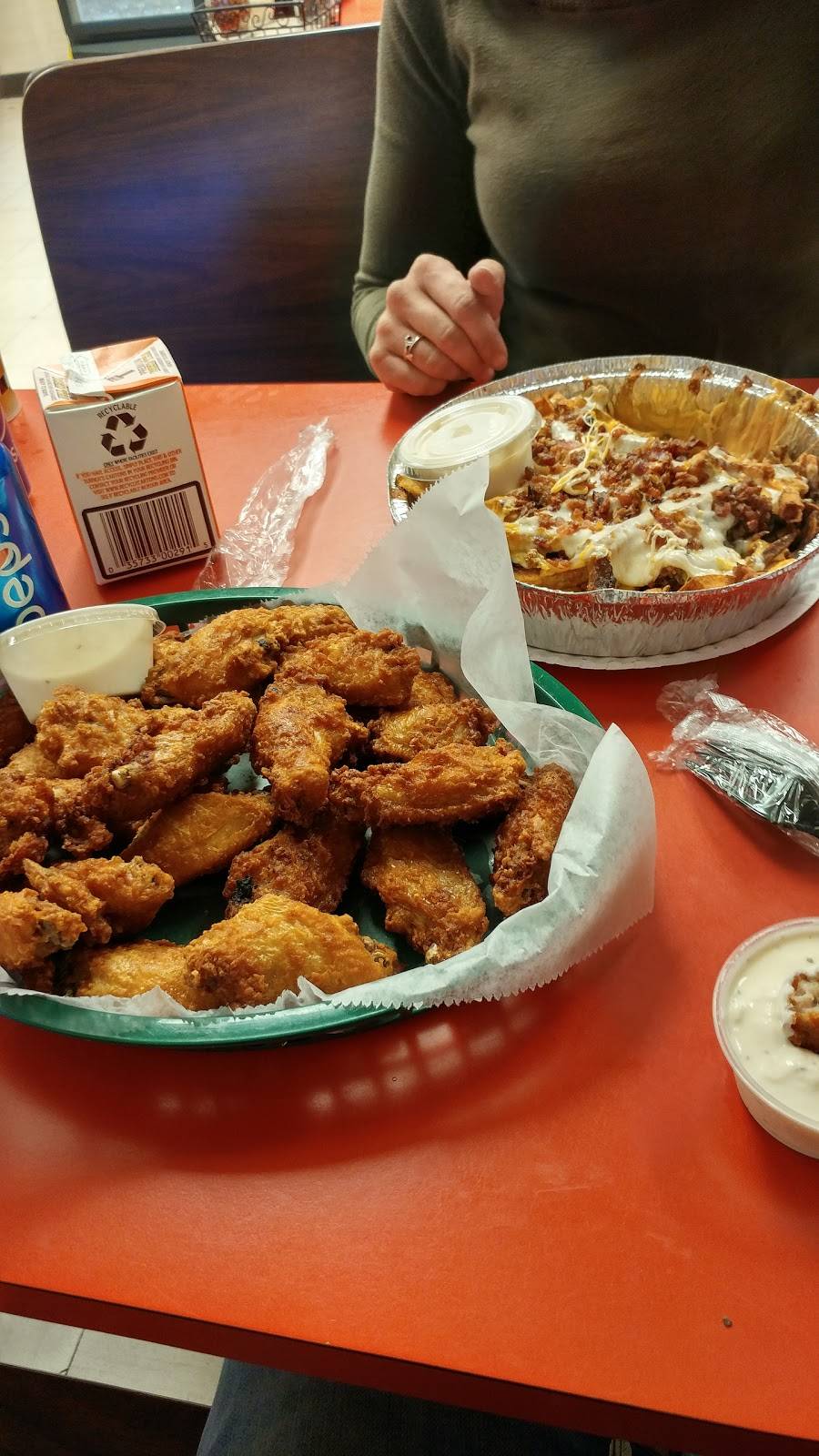 Jo-Lynn Pizza | restaurant | 3116 Liberty Way, McKeesport, PA 15133, USA | 4126721105 OR +1 412-672-1105