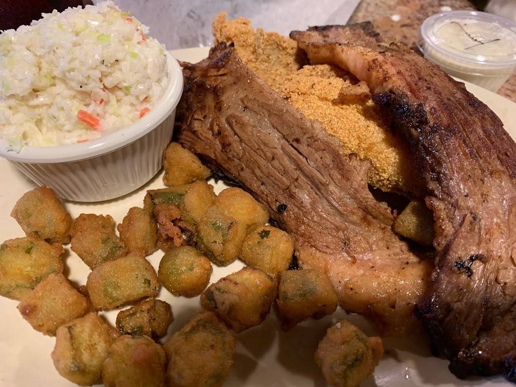 Crossroads Ribshack | restaurant | 3061 Tupelo Commons, Tupelo, MS 38804, USA | 6628401700 OR +1 662-840-1700