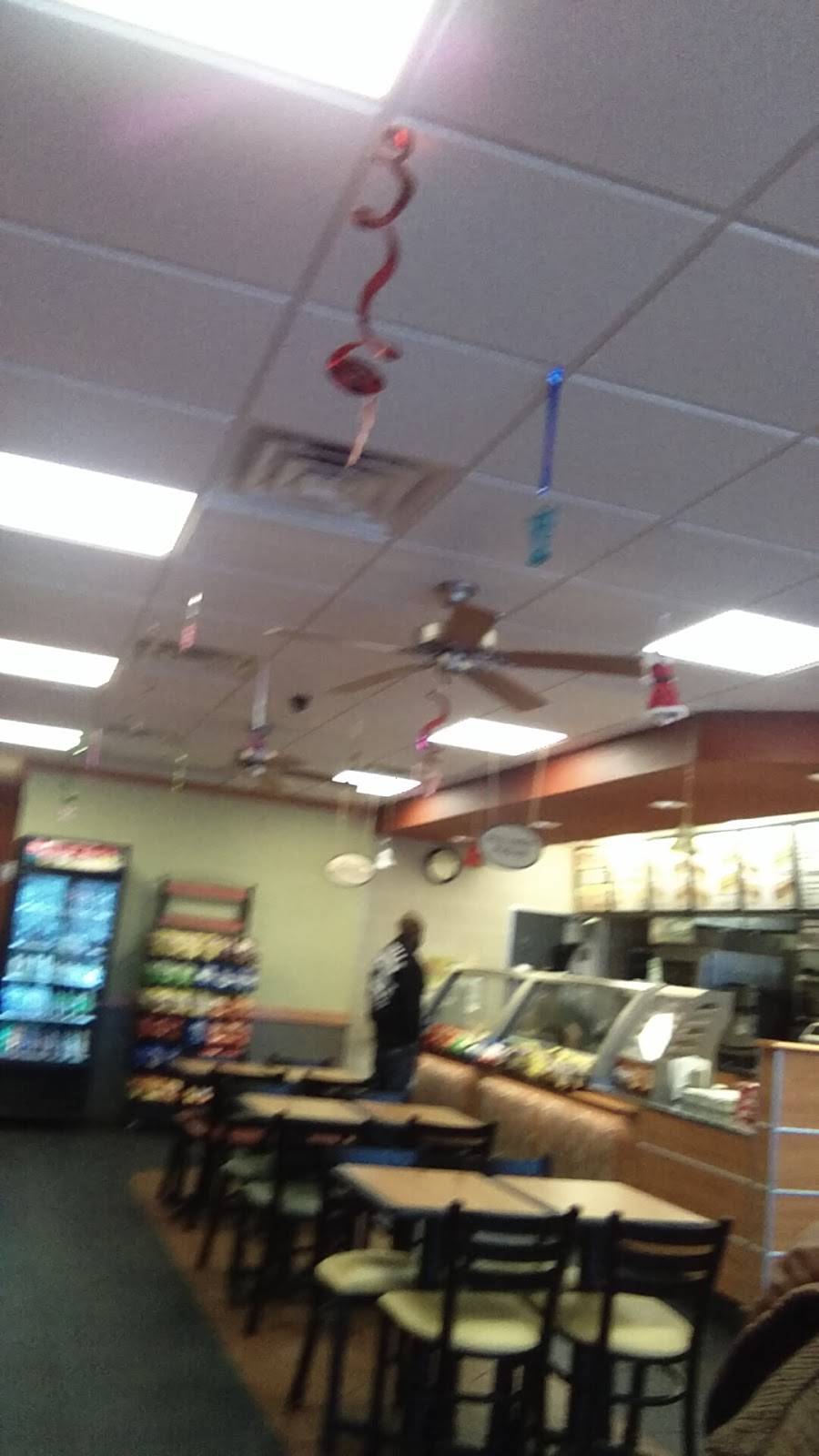 Subway Restaurants | restaurant | Shopping Center, 3477 S King Dr Space B-9, Chicago, IL 60616, USA | 3126741355 OR +1 312-674-1355