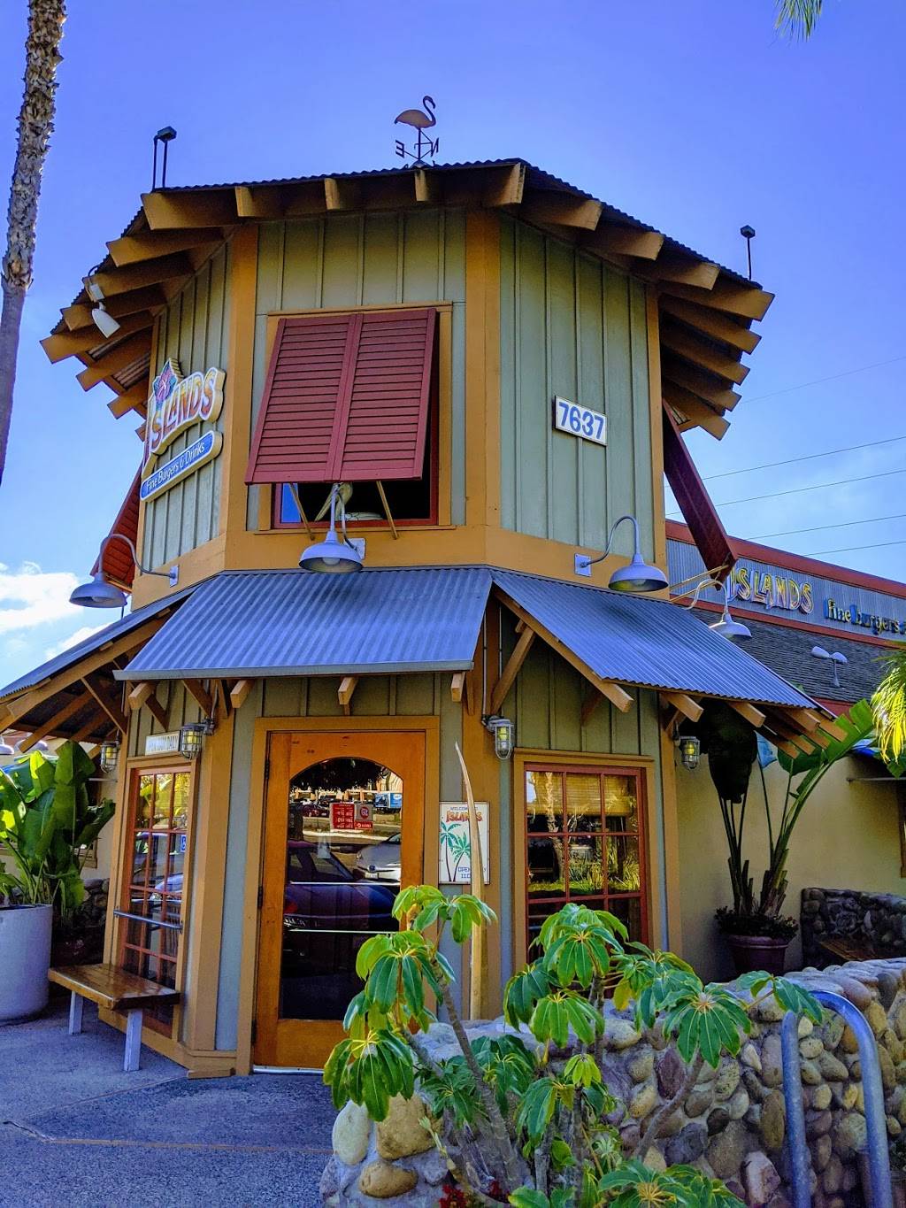 Islands Restaurant Clairemont Mesa | restaurant | 7637 Balboa Ave, San Diego, CA 92111, USA | 8585698866 OR +1 858-569-8866