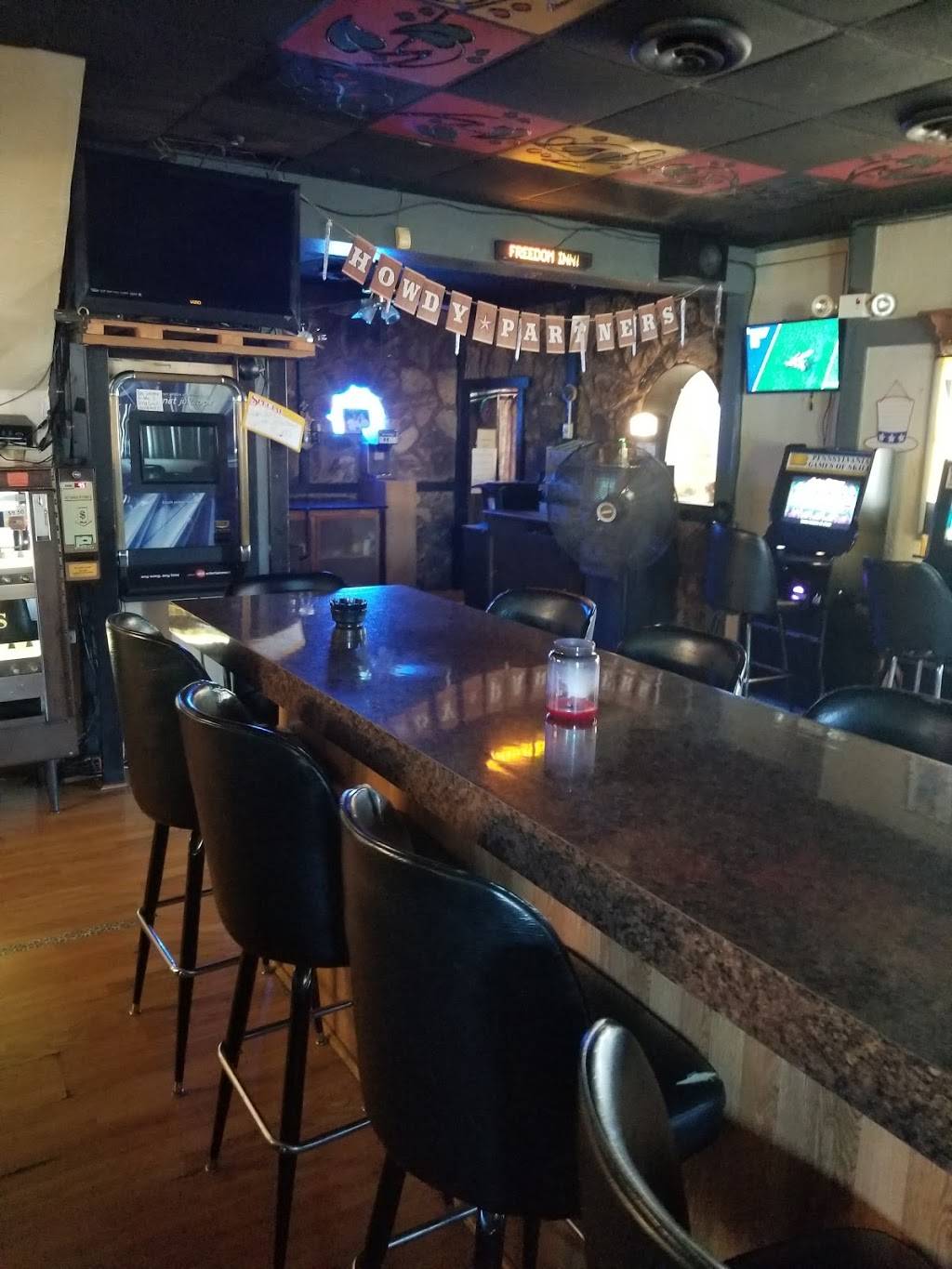 Freedom Inn | restaurant | 2222 Freeport Rd, New Kensington, PA 15068, USA | 7243340316 OR +1 724-334-0316