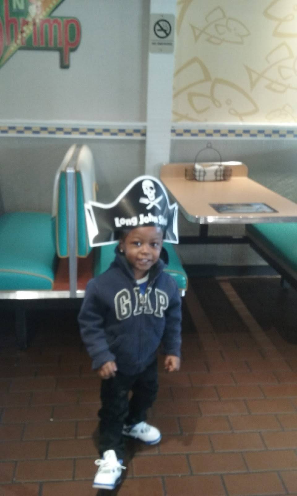 Long John Silvers | restaurant | 1801 N Knoxville Ave, Peoria, IL 61603, USA | 3096810501 OR +1 309-681-0501