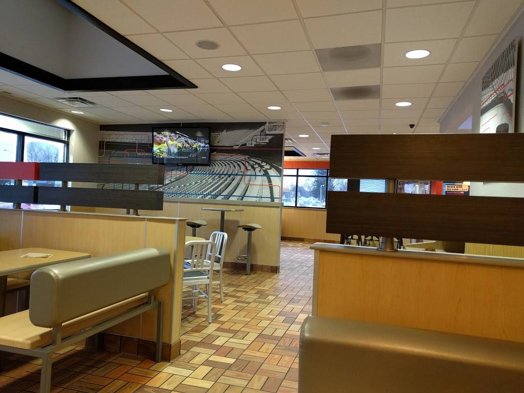 McDonalds | cafe | 3300 Rochester Rd, Royal Oak, MI 48073, USA | 2485852262 OR +1 248-585-2262