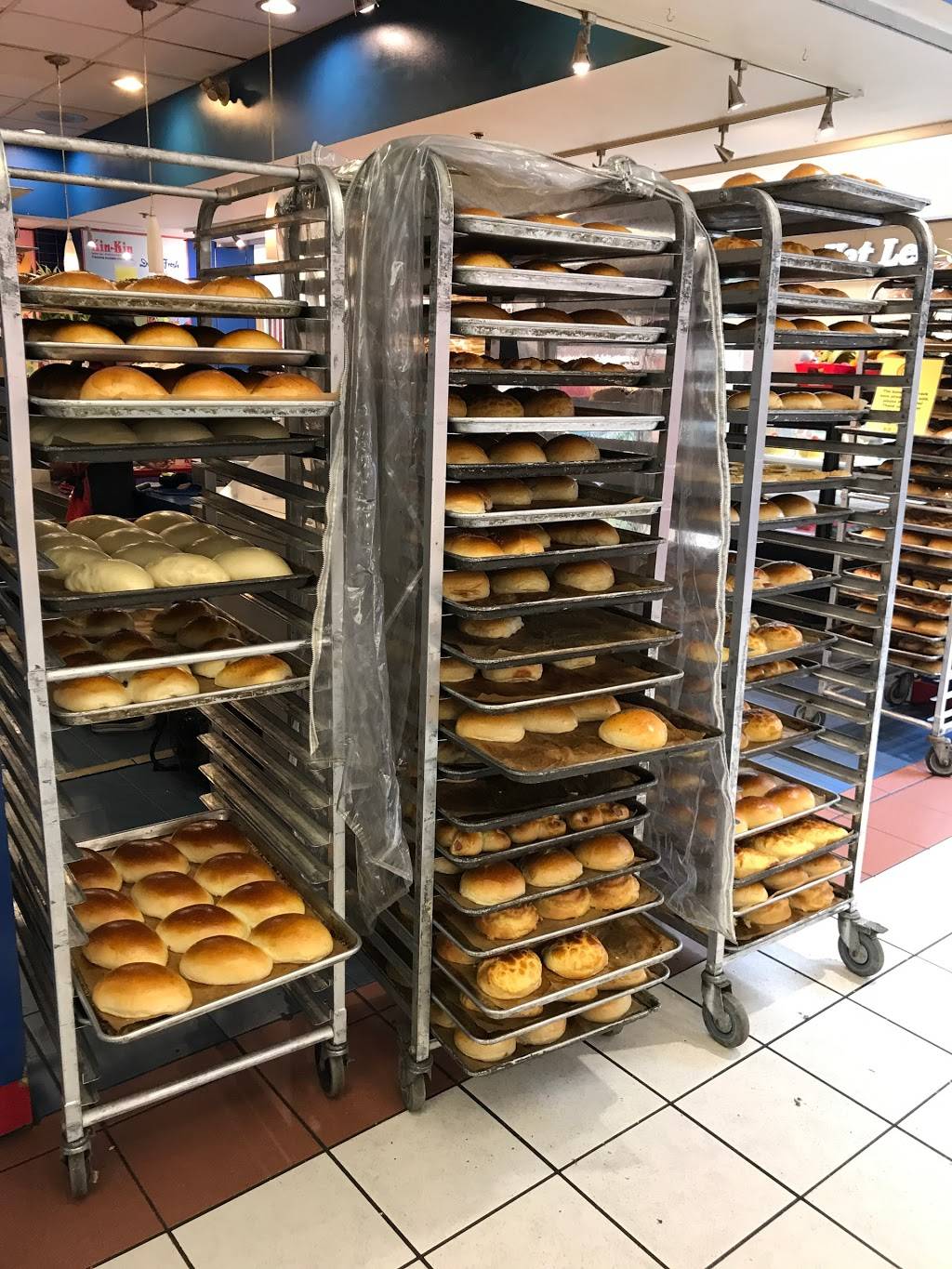 Kin Kin Bakery & Bubble Tea | restaurant | 3850 Sheppard Ave E #260, Scarborough, ON M1T 3L3, Canada | 4169485168 OR +1 416-948-5168