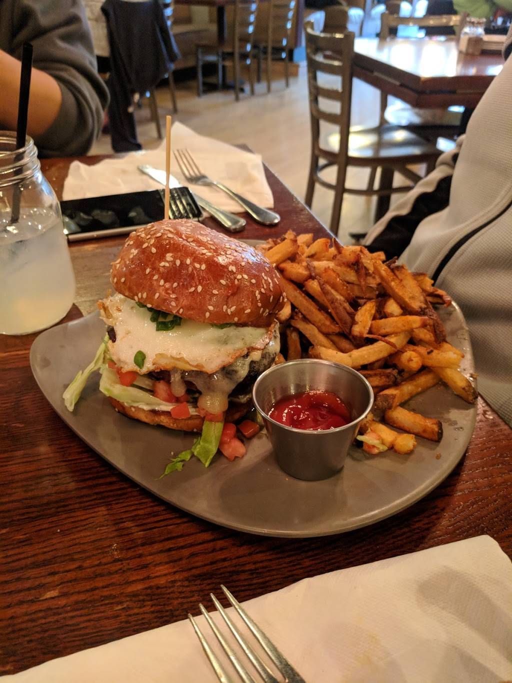 Nicksons Eatery | restaurant | 30 South La Grange Road, La Grange, IL 60525, USA | 7083544995 OR +1 708-354-4995