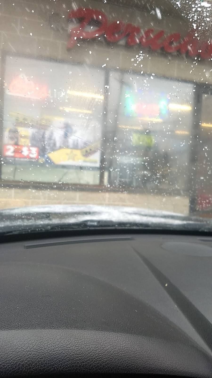 Peruchos Pizza | restaurant | 1280 Grafton St, Worcester, MA 01604, USA | 5087679800 OR +1 508-767-9800