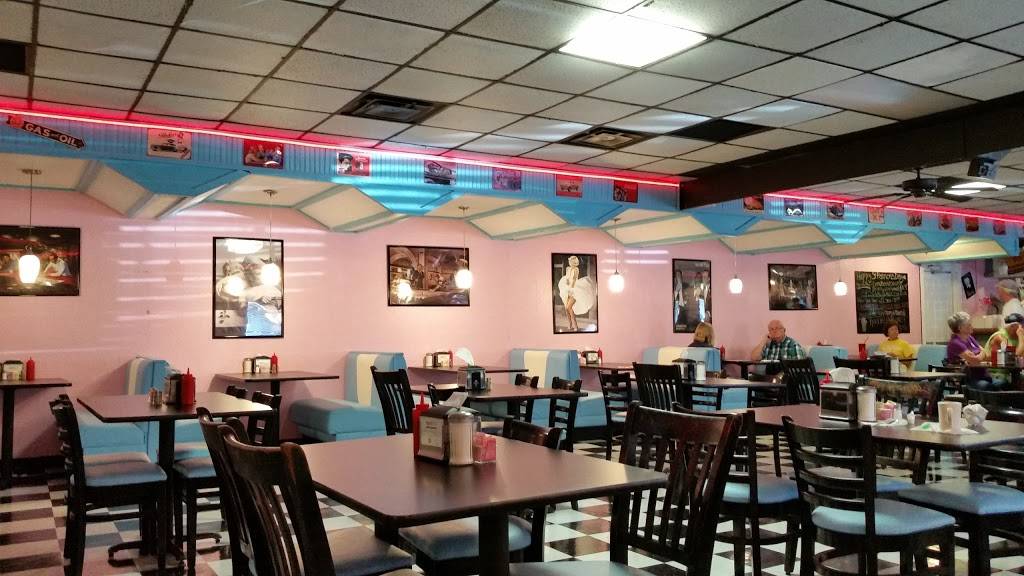 Old Time Diner | restaurant | 1350 W N Blvd, Leesburg, FL 34748, USA | 3528054250 OR +1 352-805-4250