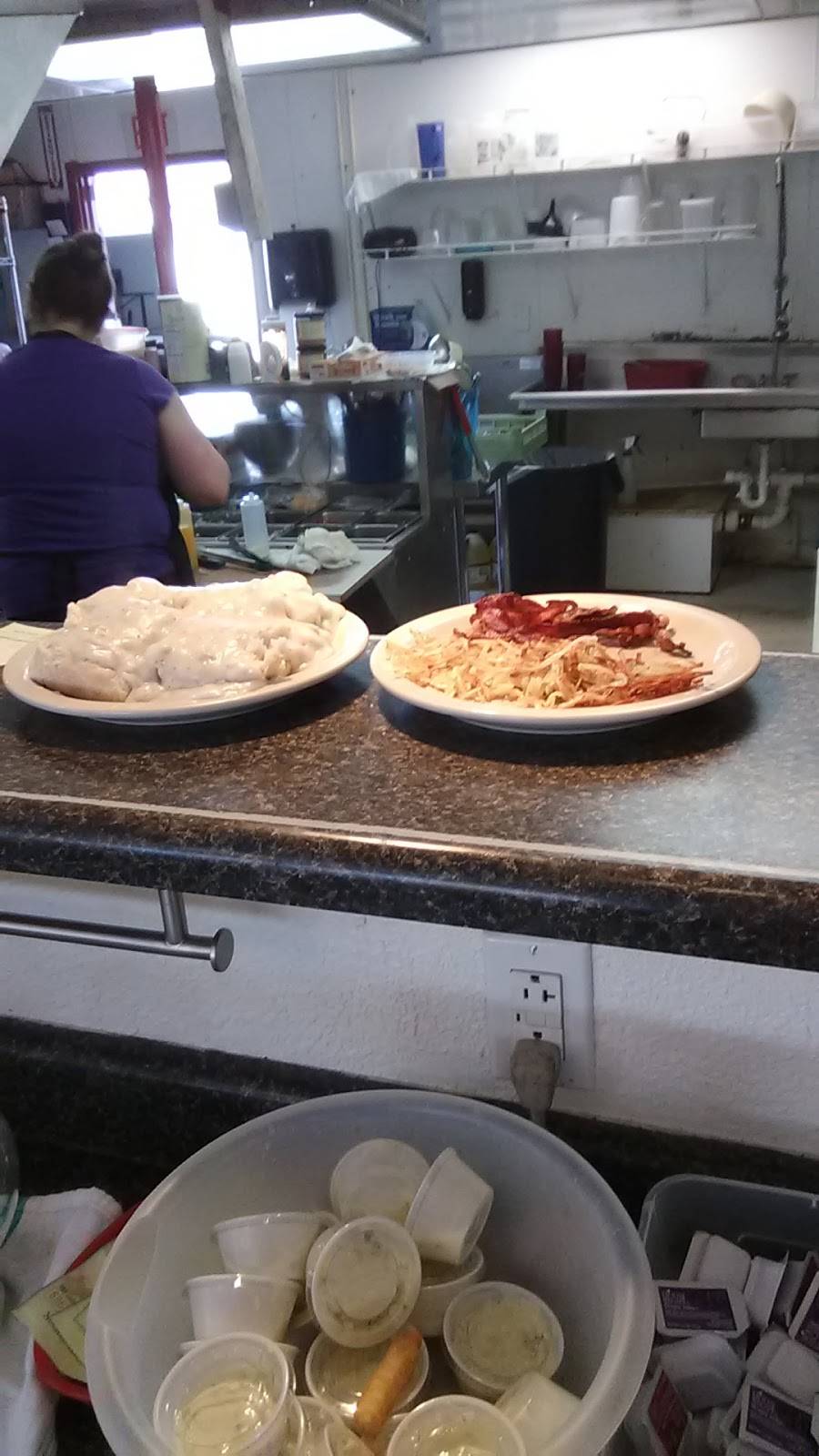 Donnas Dinner | restaurant | Eldon, MO 65026, USA | 5735578070 OR +1 573-557-8070