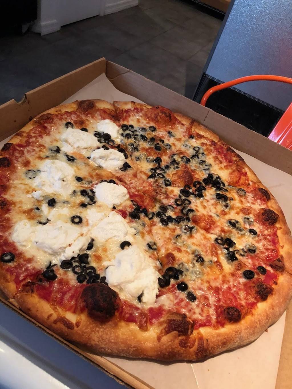 Cucinellas Brick Oven Pizzeria | restaurant | 254 N Division St, Oviedo, FL 32765, USA | 4078909000 OR +1 407-890-9000