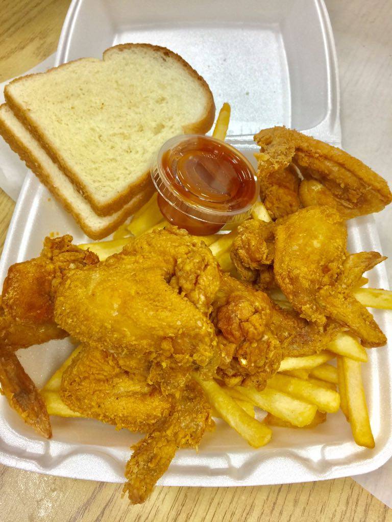 Maggie Gyros & Chicken | restaurant | 349 E 47th St, Chicago, IL 60653, USA | 7739241110 OR +1 773-924-1110