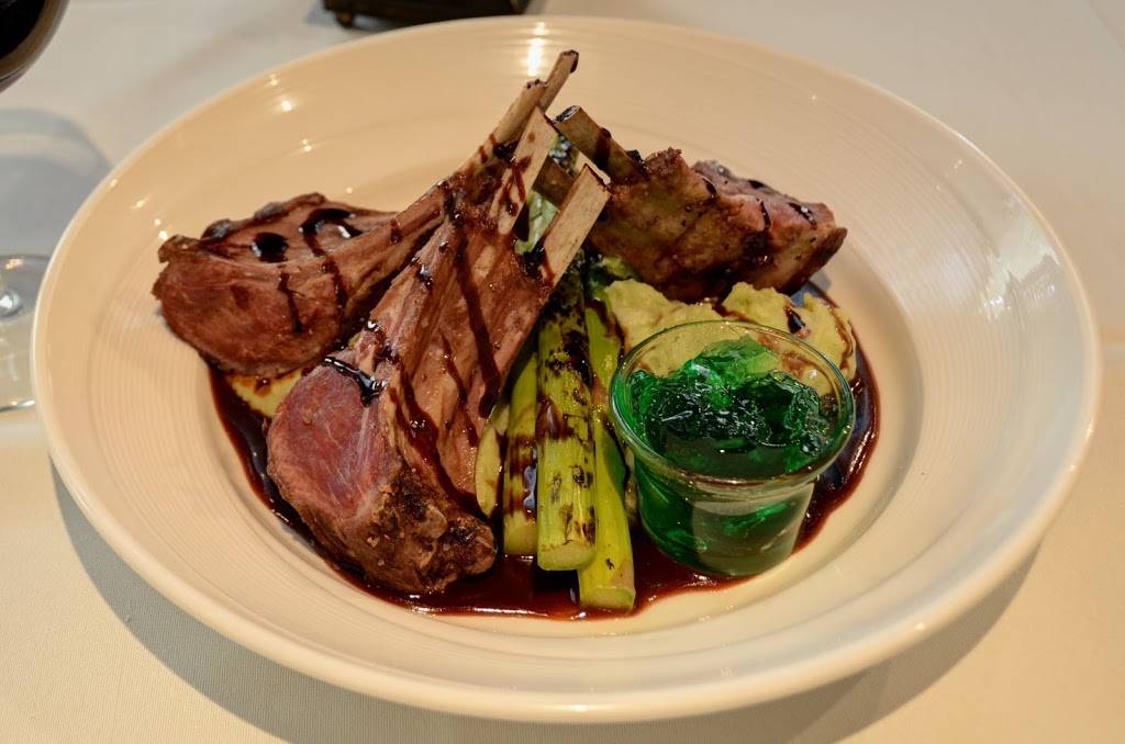 Davids Restaurant & Lounge | restaurant | 802 Ash St, Amelia Island, FL 32034, USA | 9043106049 OR +1 904-310-6049