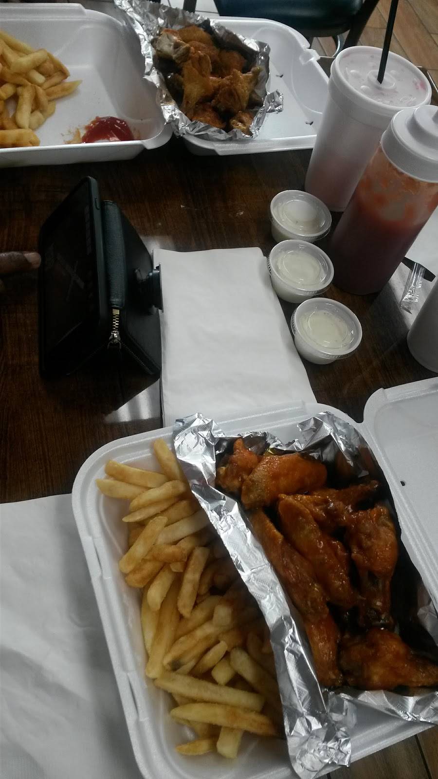 Wing It | restaurant | 2704 S Elm-Eugene St, Greensboro, NC 27406, USA | 3368971447 OR +1 336-897-1447