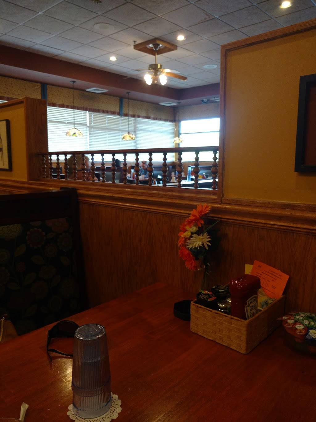 Blueberry Hill Pancake House | restaurant | 405 N Eola Rd, Aurora, IL 60502, USA | 6304991500 OR +1 630-499-1500