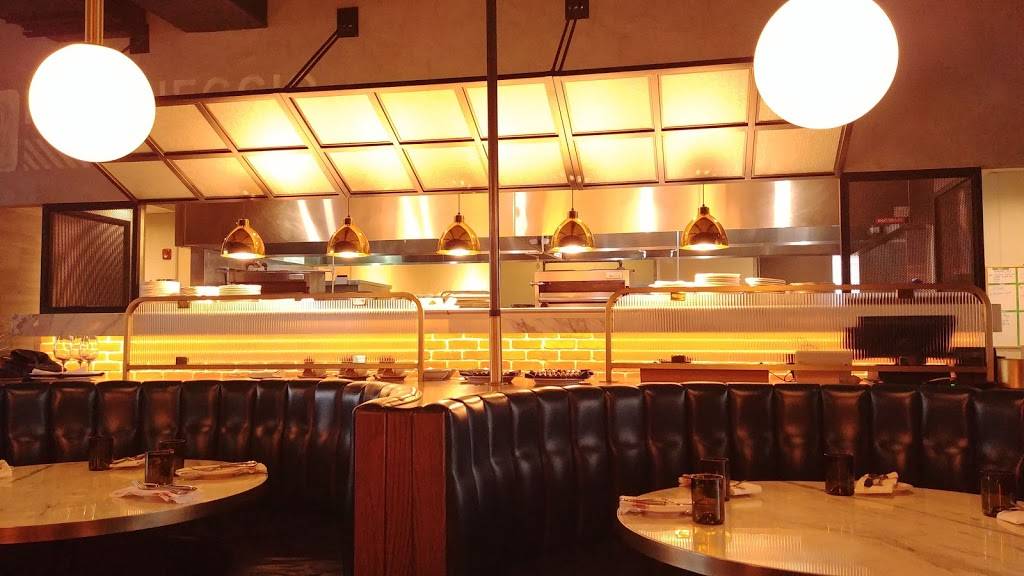 Parcheggio | restaurant | South Parking Lot, 2901 Bayview Ave #300, North York, ON M2K 2S3, Canada | 6479436780 OR +1 647-943-6780