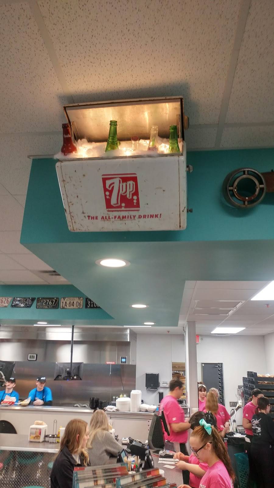 Hwy 55 Burgers Shakes & Fries | restaurant | 1020 N Main St Suite K, Shelbyville, TN 37160, USA | 9314885055 OR +1 931-488-5055