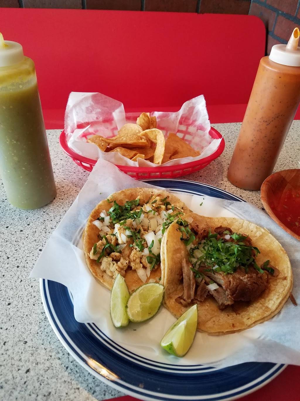 La Escollera | restaurant | 5834 E Washington St, Indianapolis, IN 46219, USA | 3173759556 OR +1 317-375-9556