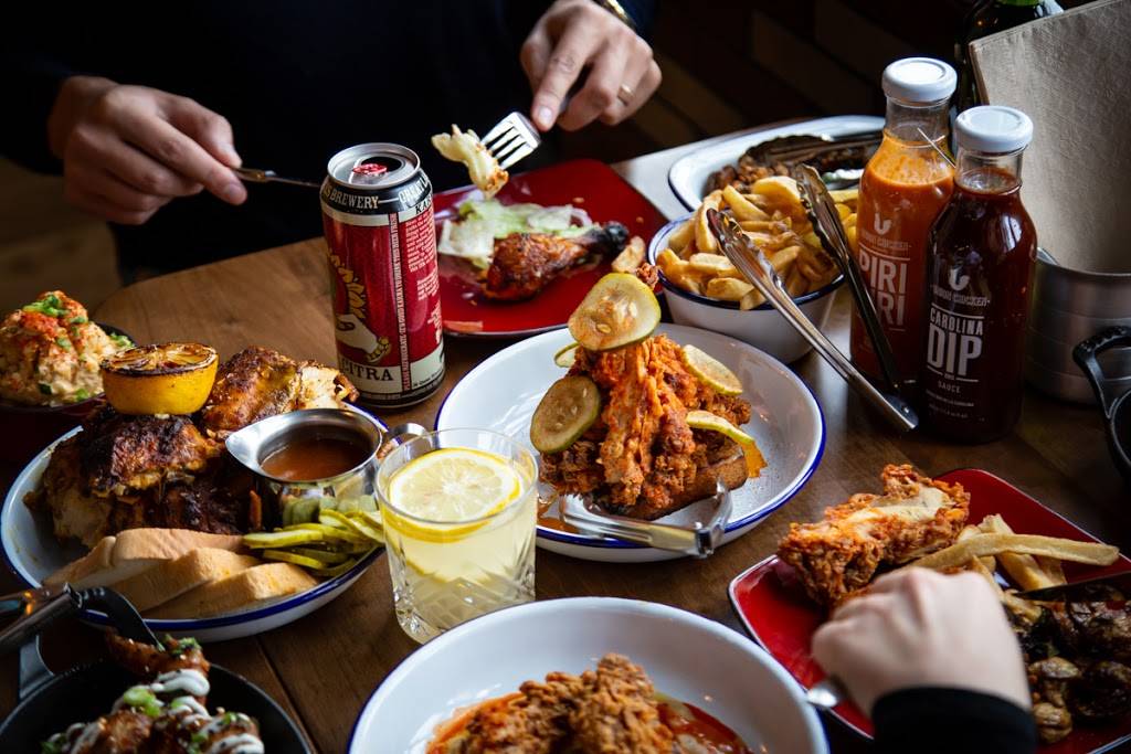 Union Chicken | restaurant | 17600 Yonge St, Newmarket, ON L3Y 4Z1, Canada | 9052357760 OR +1 905-235-7760