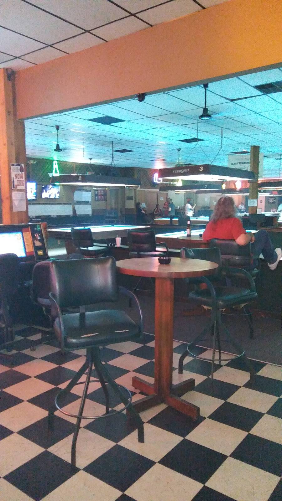 Bogies Billiards East | restaurant | 3040 Farm to Market 1960 E SUITE 101, Houston, TX 77073, USA | 2818694290 OR +1 281-869-4290