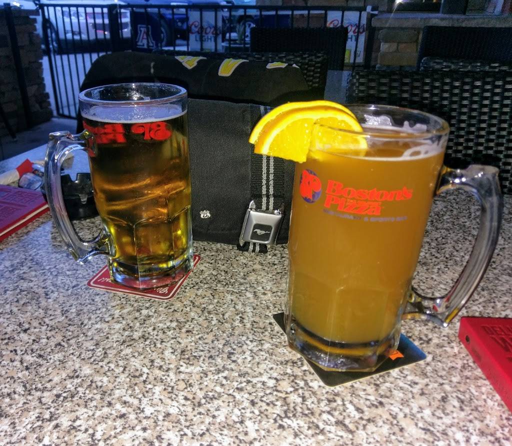 Bostons Restaurant & Sports Bar | restaurant | 5825 W, Arizona Pavilions Dr, Tucson, AZ 85743, USA | 5205721555 OR +1 520-572-1555