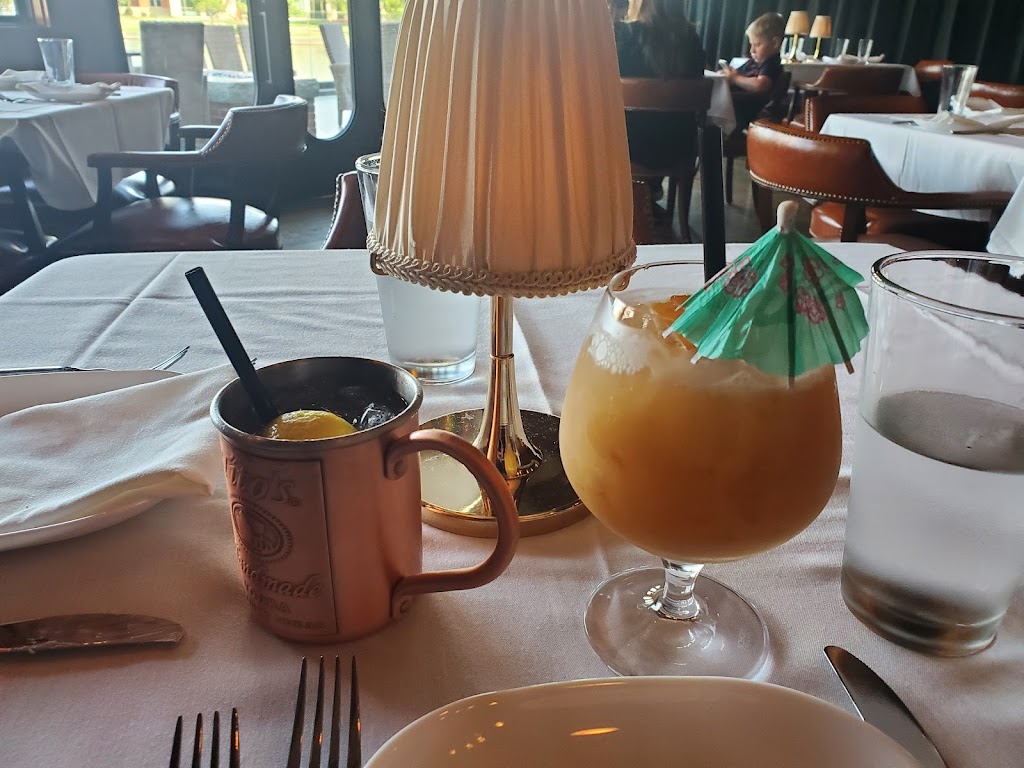 Chesters Chophouse & Wine Bar | restaurant | 1550 N Webb Rd, Wichita, KS 67206, USA | 3162011300 OR +1 316-201-1300