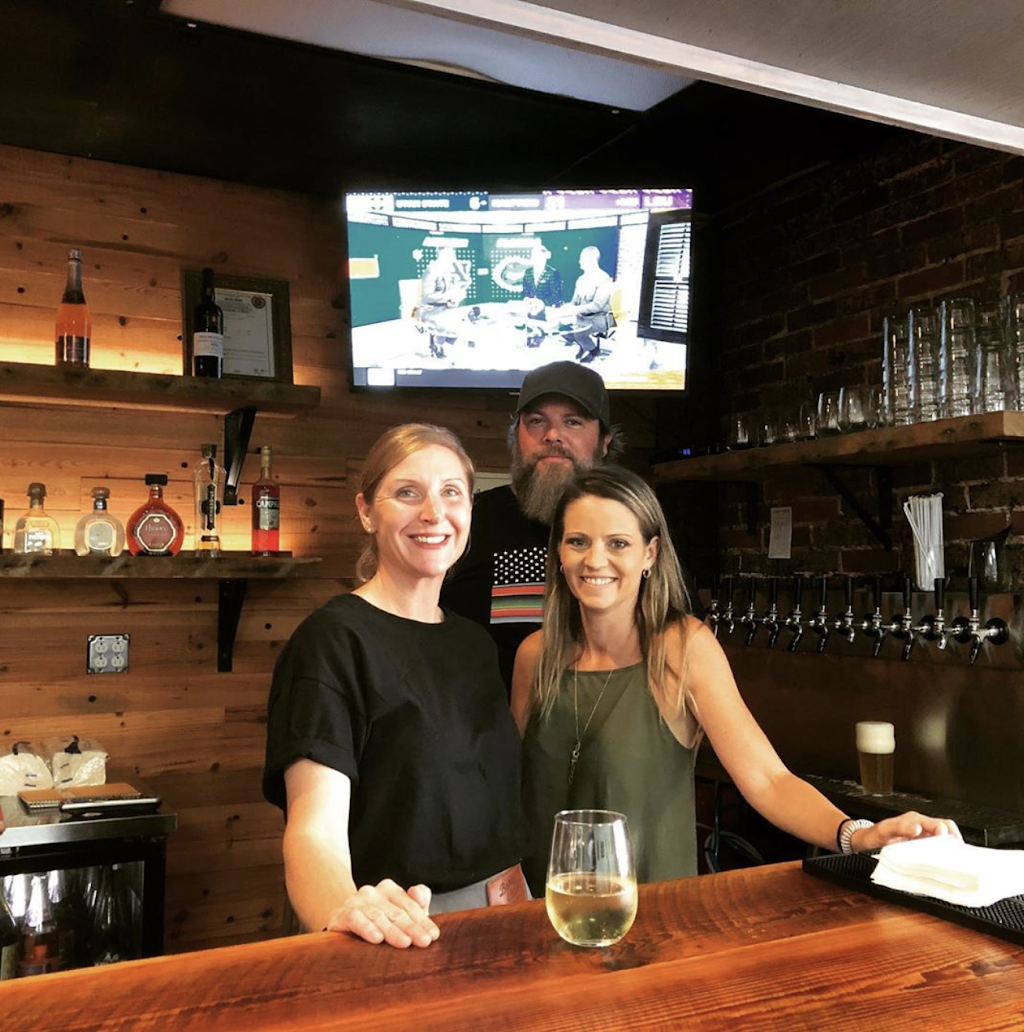 Bobby Carls Table | restaurant | 2031 Cahaba Rd, Mountain Brook, AL 35213, USA | 2052024760 OR +1 205-202-4760