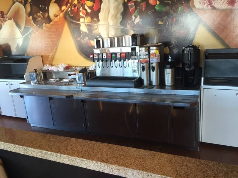 Braums Ice Cream & Burger Restaurant | restaurant | 2223 W 21st St, Wichita, KS 67203, USA | 3168219655 OR +1 316-821-9655