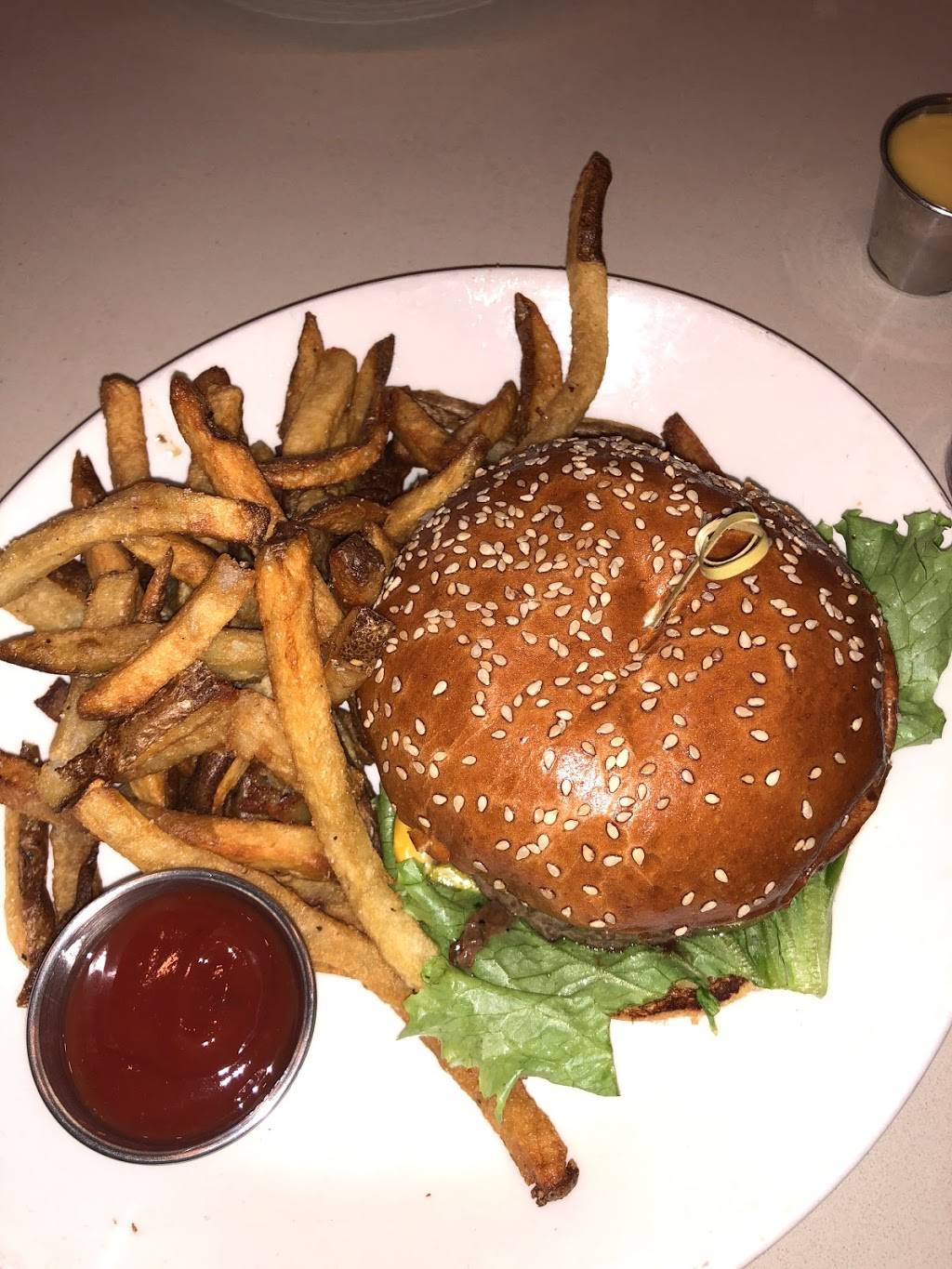 Standard Market Grill | meal takeaway | 333 E Ogden Ave, Westmont, IL 60559, USA | 6303667040 OR +1 630-366-7040