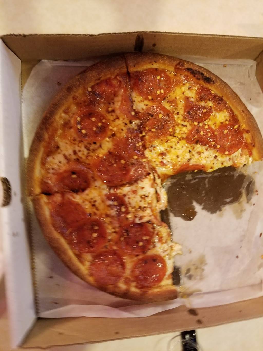 Quality Pizza | restaurant | 6438 Rising Sun Ave, Philadelphia, PA 19111, USA | 2157421107 OR +1 215-742-1107