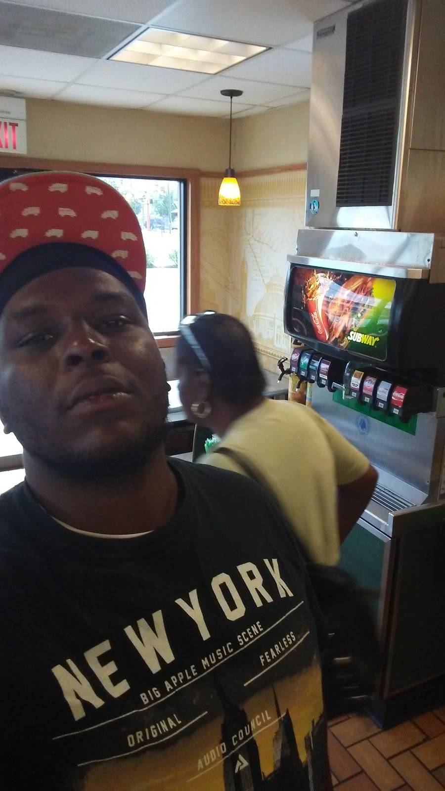 Subway Restaurants | restaurant | 1086 Federal Rd, Houston, TX 77015, USA | 7134557827 OR +1 713-455-7827