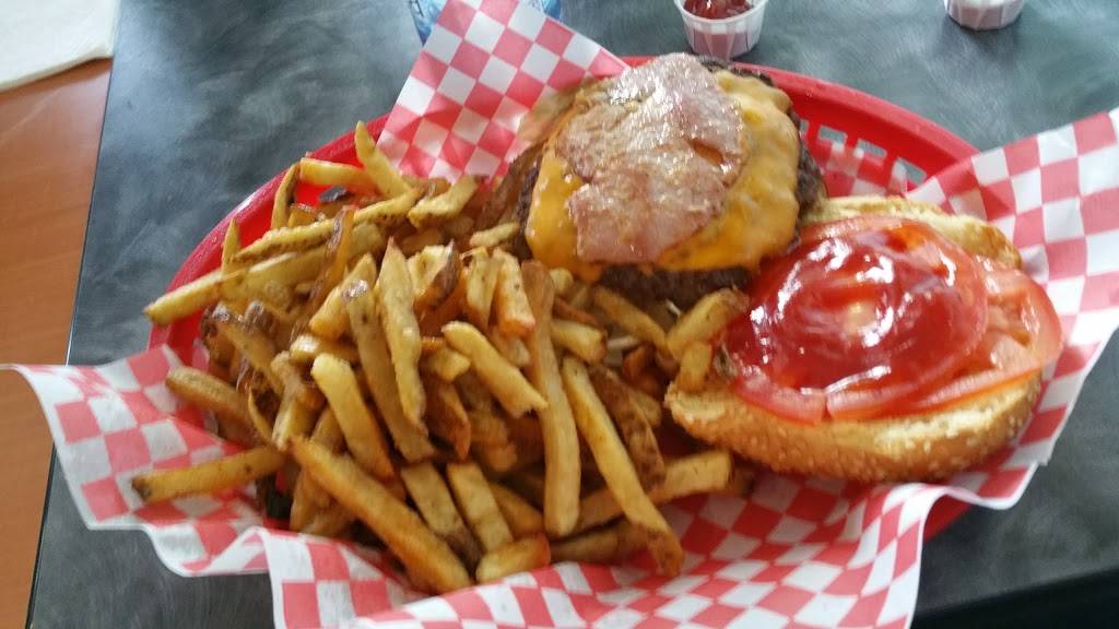 Simons Prime Hamburgers | restaurant | 3580 Tecumseh Rd E, Windsor, ON N8W 1H6, Canada | 5199151397 OR +1 519-915-1397