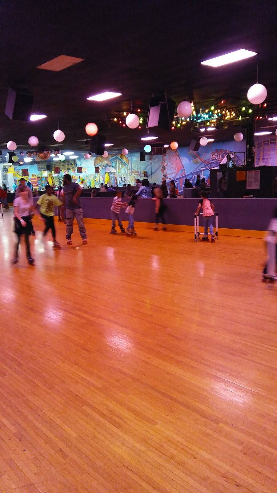 Skate Zone 71 | restaurant | 4900 Evanswood Dr, Columbus, OH 43229, USA | 6148465626 OR +1 614-846-5626