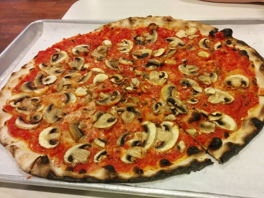 Frank Pepe Pizzeria Napoletana | restaurant | 199 Boylston St, Chestnut Hill, MA 02467, USA | 6179647373 OR +1 617-964-7373