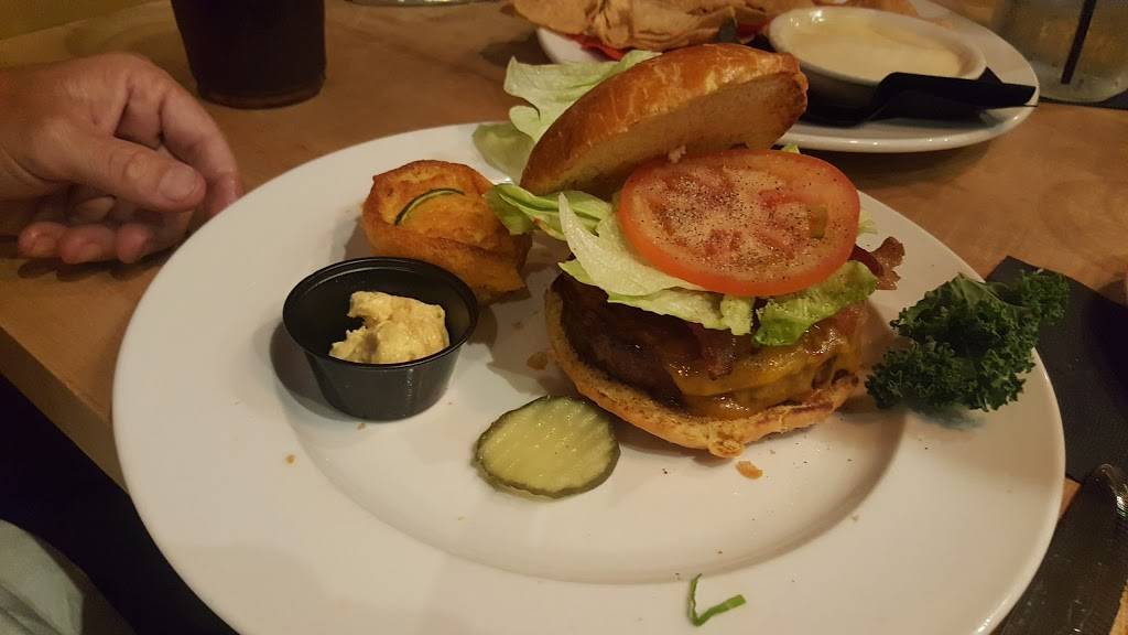 Whiskey Rose | restaurant | 6751 N Sunset Blvd Suite #E-110, Glendale, AZ 85305, USA | 6238777673 OR +1 623-877-7673