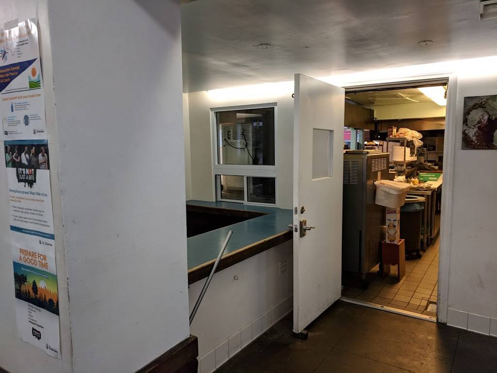 Charlies Place | restaurant | 200 Fishermans Wharf, Redondo Beach, CA 90277, USA | 3103722567 OR +1 310-372-2567