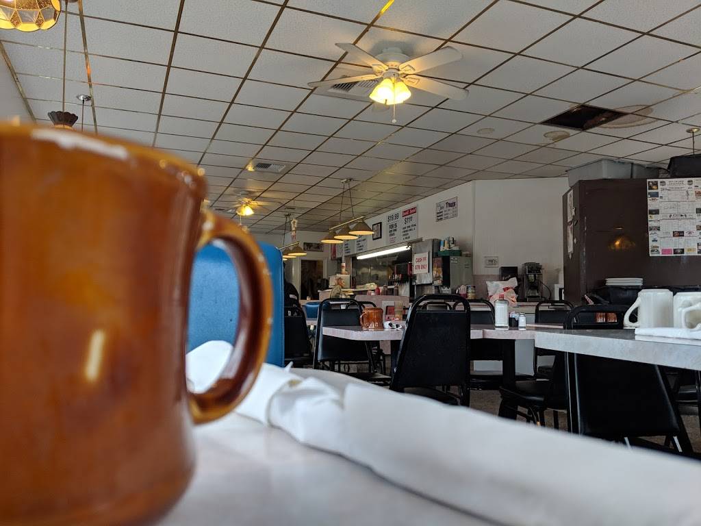 Lil Joes | restaurant | 1710 Del Paso Blvd, Sacramento, CA 95815, USA | 9169291416 OR +1 916-929-1416