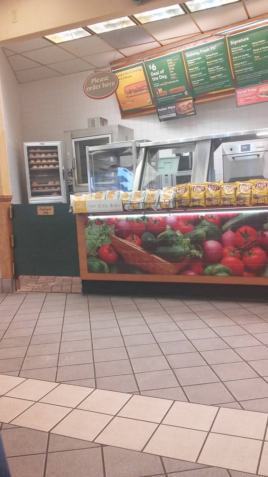 Subway Restaurants | restaurant | 400 Oasis Rd, Black River Falls, WI 54615, USA | 7152840442 OR +1 715-284-0442