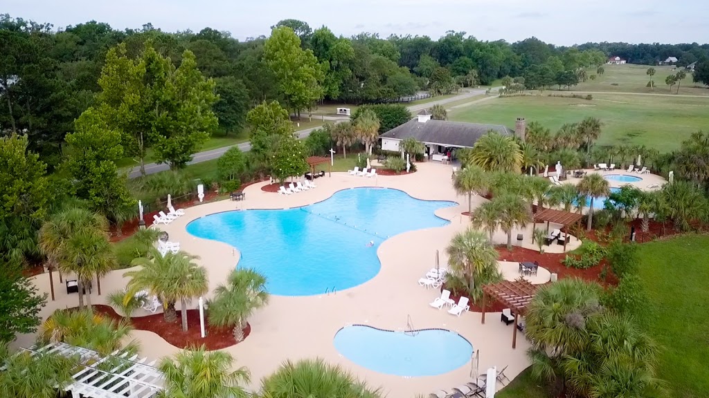 Cat Island - Golf, Pool & Grill | restaurant | Ladys Is, 8 Waveland Ave, Beaufort, SC 29907, USA | 8435242000 OR +1 843-524-2000