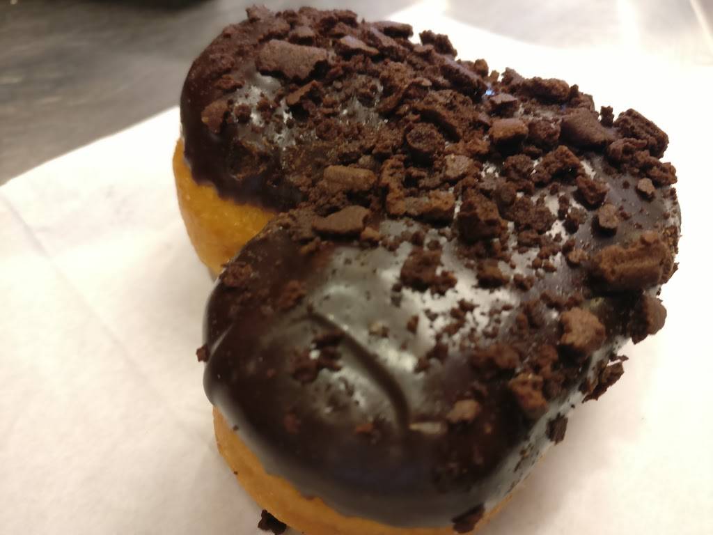 Dunkin Donuts | cafe | 1410 Waukegan Rd Suite 180, Glenview, IL 60025, USA | 8477243200 OR +1 847-724-3200