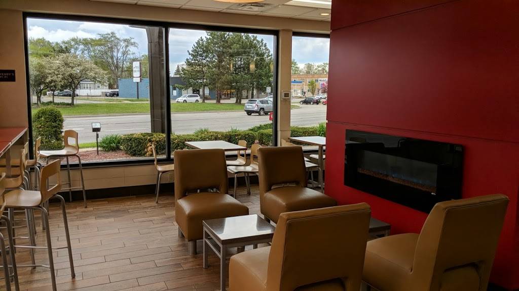 Wendys | restaurant | 22555 Woodward Ave, Ferndale, MI 48220, USA | 2485460261 OR +1 248-546-0261