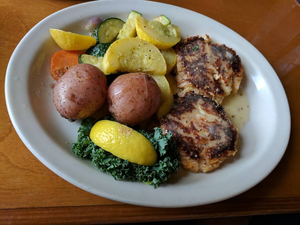 Riverside Steak & Seafood | restaurant | 506 W Corbett Ave, Swansboro, NC 28584, USA | 9103268847 OR +1 910-326-8847