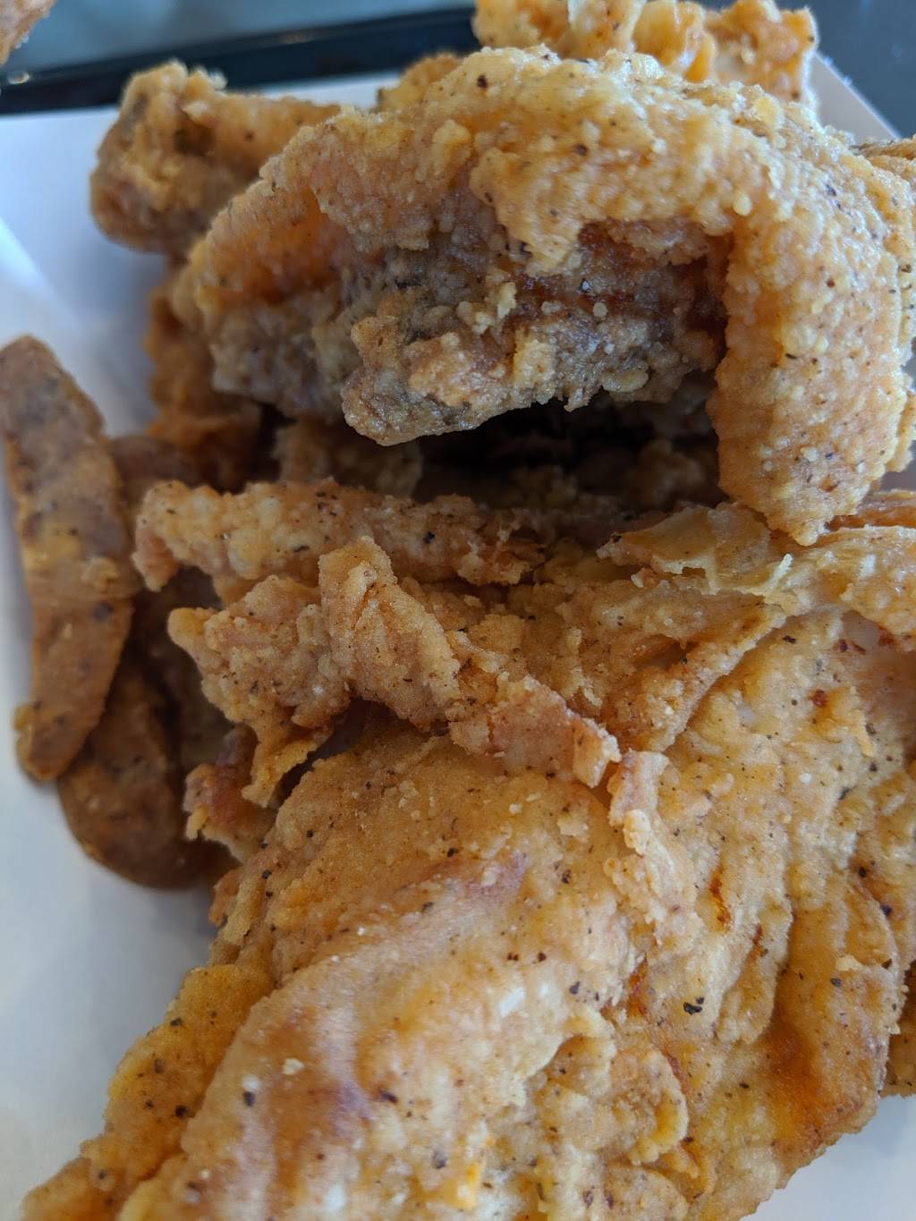 Mary Browns Chicken & Taters | restaurant | 11 Jacob Keffer Pkwy, Concord, ON L4K 5N8, Canada | 2898325077 OR +1 289-832-5077