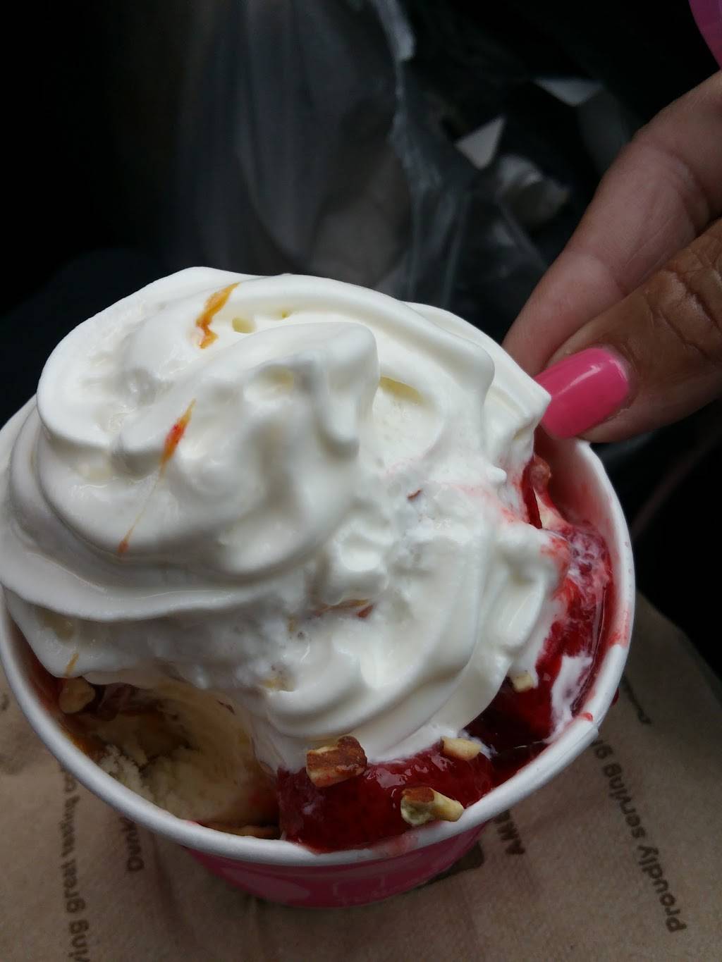 Dunkin Donuts | cafe | 18003 Highwoods Preserve Pkwy, Tampa, FL 33647, USA | 8139717547 OR +1 813-971-7547