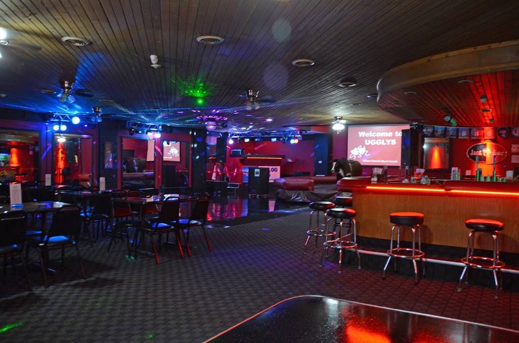 Ugglys Bar And Grill | night club | 1101 S Walnut St, Muncie, IN 47305, USA | 7658968375 OR +1 765-896-8375