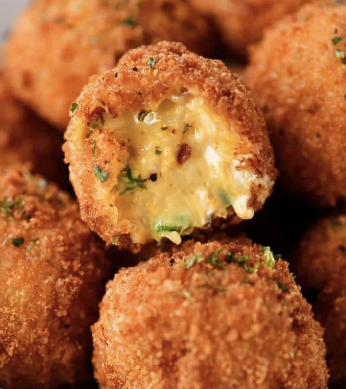 Yummy Birrias & Burgers | restaurant | 425 W Shields Ave, Fresno, CA 93705, USA | 5596661801 OR +1 559-666-1801