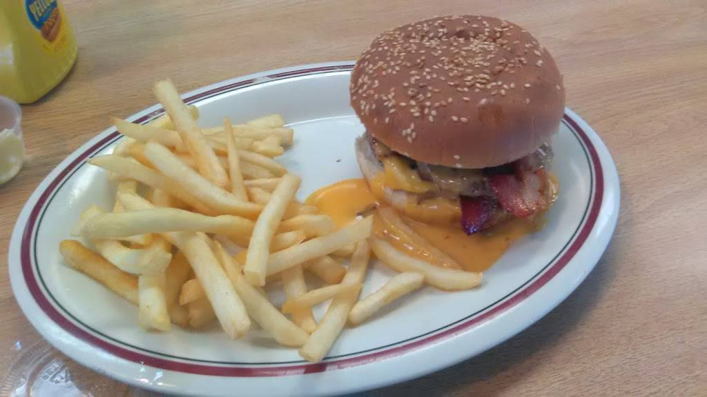 Huddle House | meal takeaway | 609 Haywood Rd, Dillsboro, NC 28725, USA | 8285863663 OR +1 828-586-3663