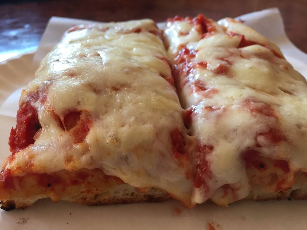 Sorrento Pizzeria | restaurant | 2004 Williamsbridge Rd, Bronx, NY 10461, USA | 7188287810 OR +1 718-828-7810
